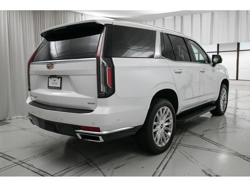 Used 2024 Cadillac Escalade Premium Luxury AWD/4WD image 7