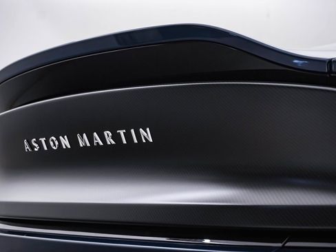 Used 2025 Aston Martin Vanquish image 15
