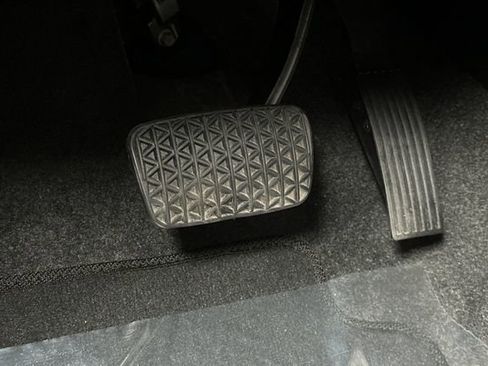 Used 2025 Chevrolet Trax LT w/ Driver Confidence Package image 42