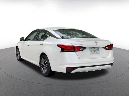 Used 2025 Nissan Altima 2.5 SV image 12