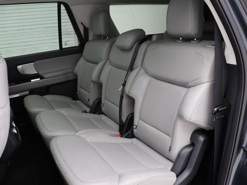 Used 2025 Ford Expedition Max Active image 12