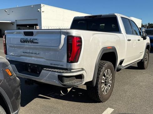 Used 2025 GMC Sierra 2500 Denali Ultimate AWD/4WD image 5
