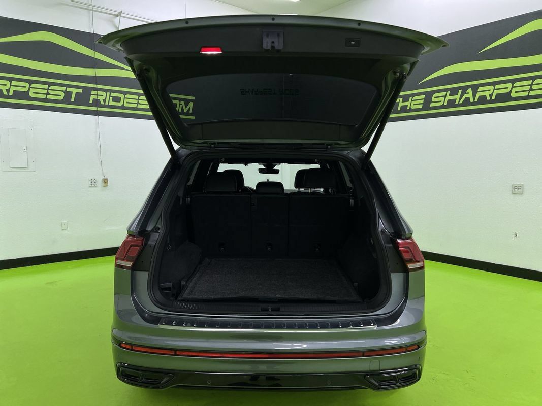 Used 2024 Volkswagen Tiguan SE R-Line AWD/4WD image 9