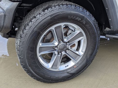 Used 2023 Jeep Wrangler Sport AWD/4WD image 9