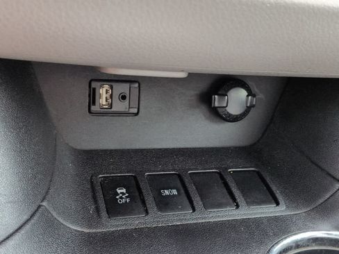 Used 2014 Toyota Highlander LE FWD image 20