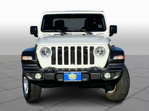 Used 2020 Jeep Gladiator Sport w/ Quick Order Package 24S AWD/4WD image 3