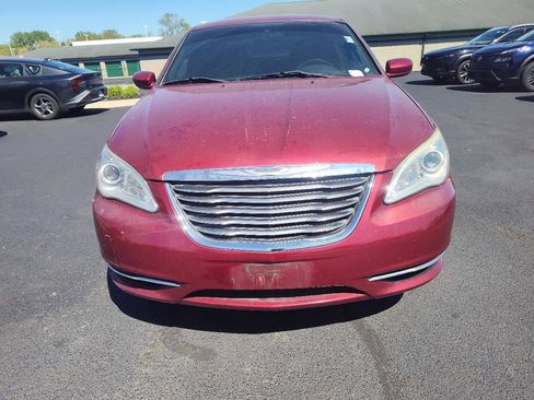 Used 2013 Chrysler 200 Touring FWD image 4