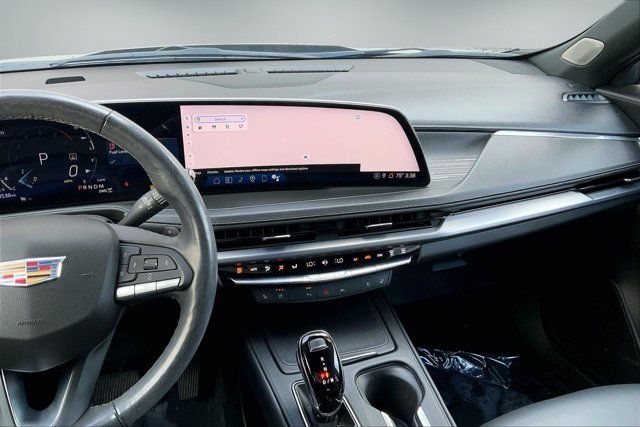Used 2024 Cadillac XT4 Premium Luxury AWD/4WD image 5