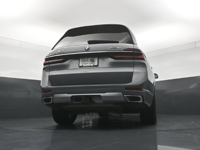 Used 2025 BMW X7 xDrive40i w/ Executive Package AWD/4WD image 23