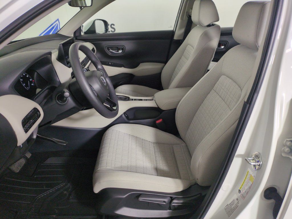 Certified 2025 Honda HR-V LX image 13