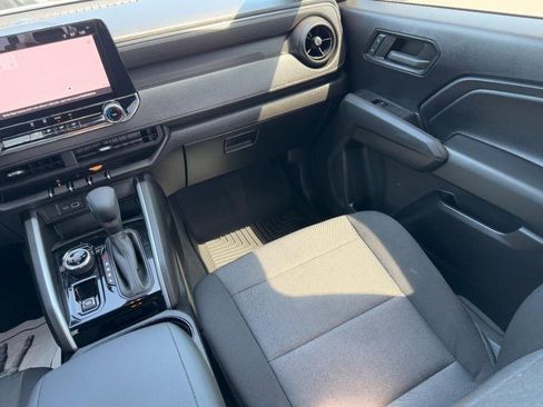 Used 2023 Chevrolet Colorado Trail Boss w/ Technology Package AWD/4WD image 15