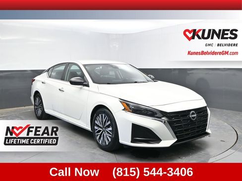 Used 2025 Nissan Altima 2.5 SV FWD image 1