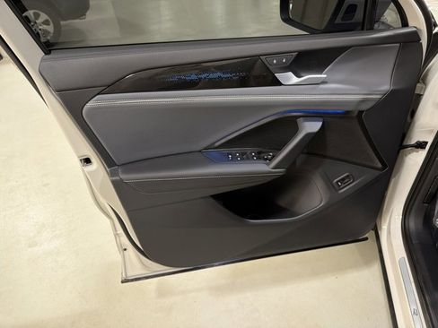 Certified 2026 Volkswagen Tiguan SEL R-Line image 18