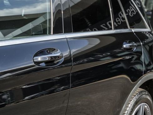 Used 2022 Mercedes-Benz GLC 300 4MATIC image 16