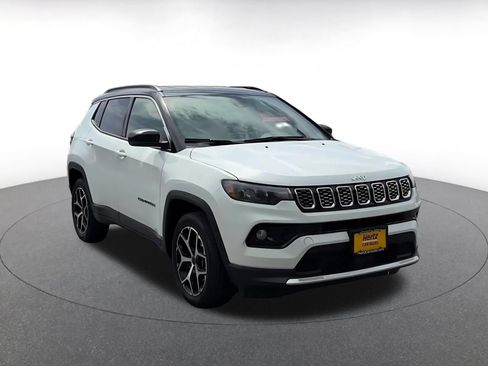 Used 2025 Jeep Compass Limited AWD/4WD image 3