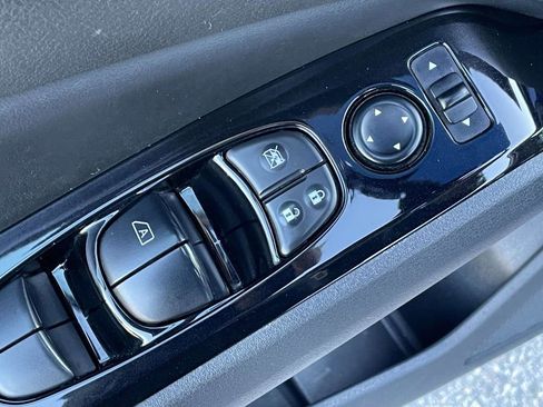 Used 2024 Nissan Altima 2.5 SR image 17