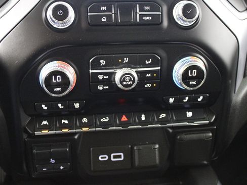Used 2021 GMC Sierra 1500 SLT w/ SLT Premium Plus Package RWD image 20