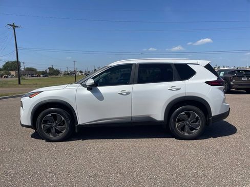 Certified 2024 Nissan Rogue SV w/ SV Premium Package FWD image 4