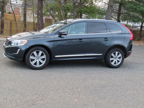 Used 2016 Volvo XC60 T6 w/ Protection Package image 8