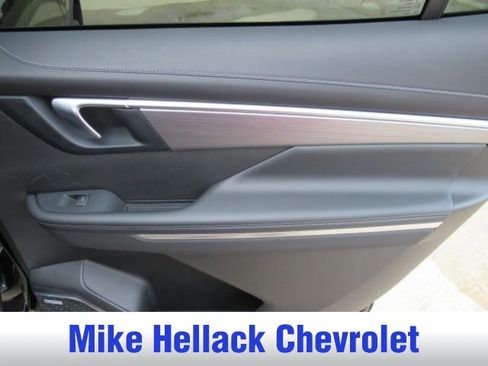 Used 2025 Buick Enclave Preferred FWD image 13
