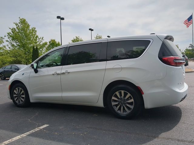 Used 2024 Chrysler Pacifica Limited FWD image 6