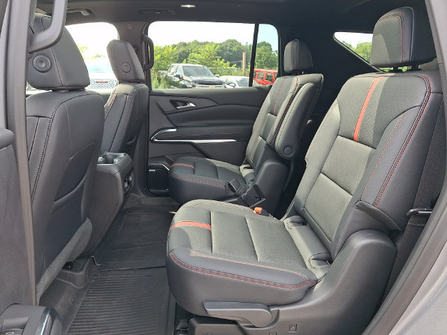 Used 2026 Chevrolet Traverse RS AWD/4WD image 17