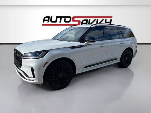 Used 2025 Lincoln Aviator Reserve w/ Equipment Group 201A AWD/4WD image 3