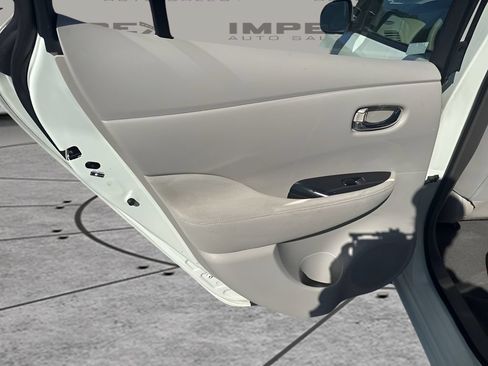Used 2012 Nissan Leaf SV FWD image 25