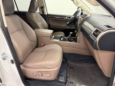 Used 2020 Lexus GX 460 Premium w/ Premium Package AWD/4WD image 14