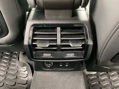 Used 2024 Audi Q3 2.0T Premium Plus w/ Premium Plus Package image 29