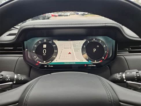 Used 2025 Land Rover Range Rover SE image 36