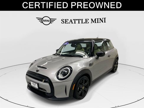 Certified 2024 MINI Cooper SE image 1