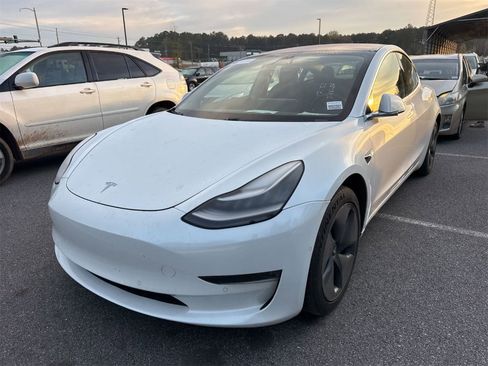 Used 2018 Tesla Model 3 Long Range image 1