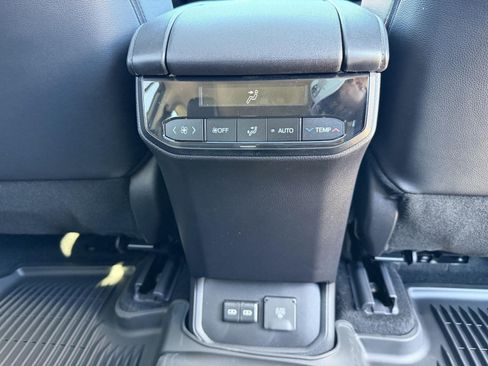 New 2026 Toyota Highlander Limited AWD/4WD image 20