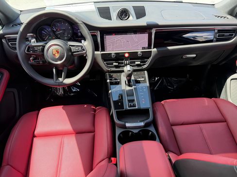 Certified 2026 Porsche Macan AWD/4WD image 24