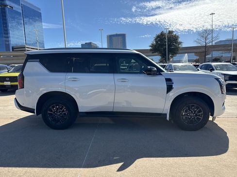Certified 2025 Nissan Armada SV image 2