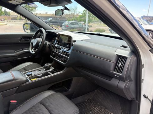 Used 2024 Nissan Pathfinder Rock Creek AWD/4WD image 31