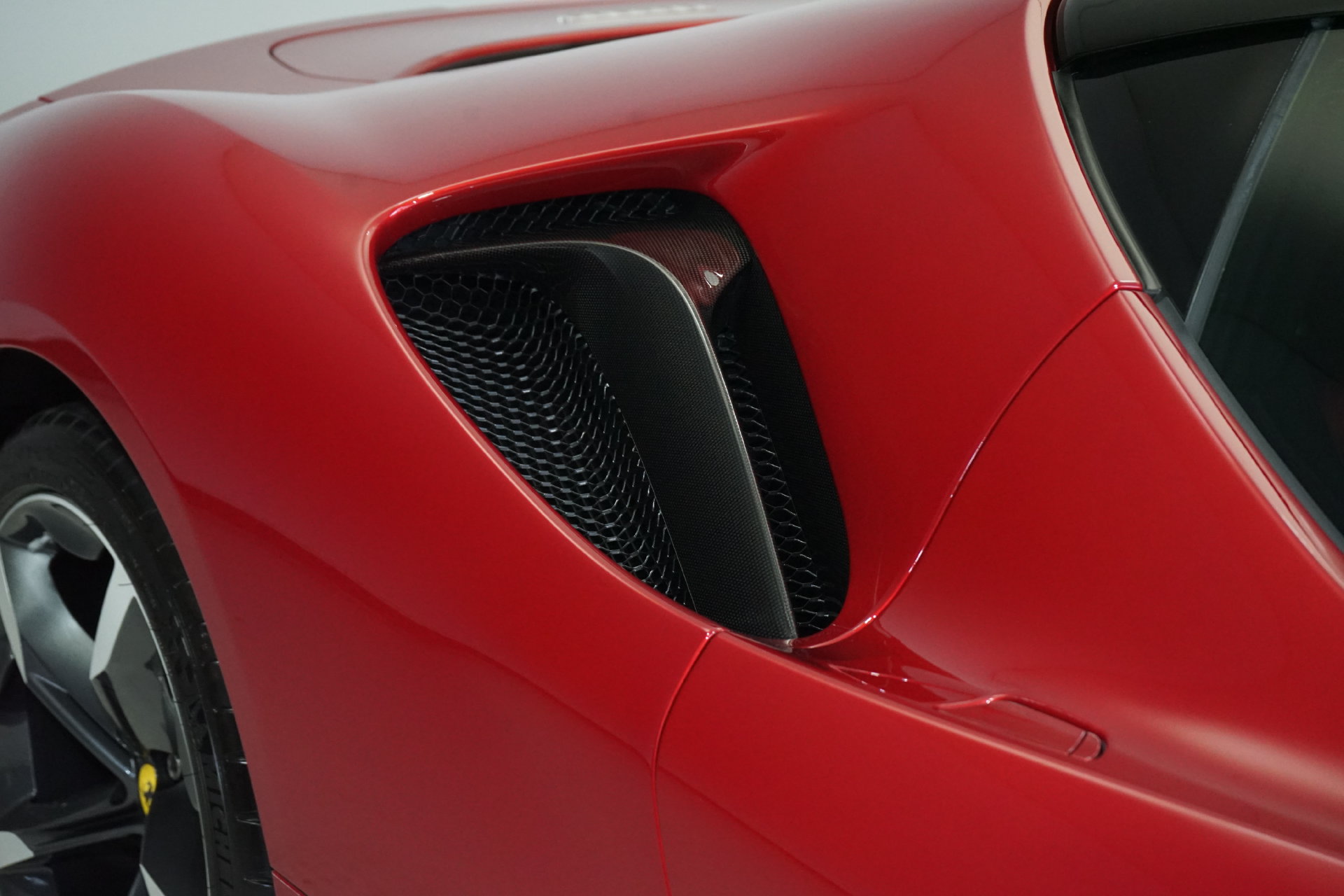 Used 2021 Ferrari SF90 Stradale AWD/4WD image 27
