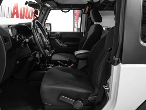 Used 2015 Jeep Wrangler Sport w/ Connectivity Group AWD/4WD image 4