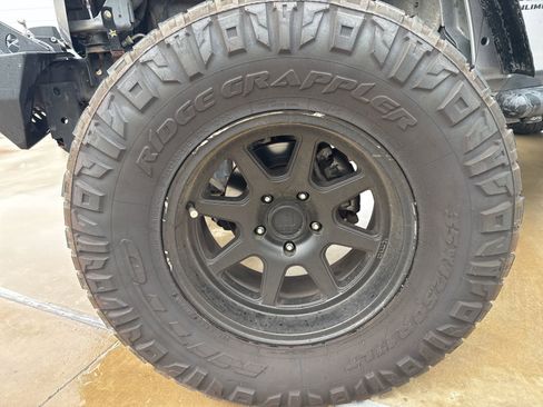 Used 2015 Jeep Wrangler Unlimited Rubicon w/ Max Tow Package image 24