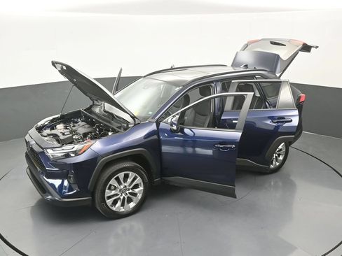 Used 2025 Toyota RAV4 XLE Premium FWD image 66