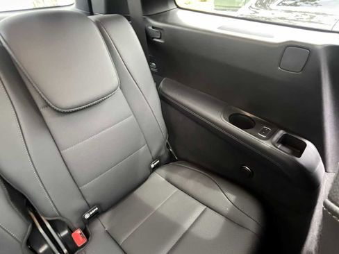 Used 2022 Mercedes-Benz GLS 450 4MATIC image 36