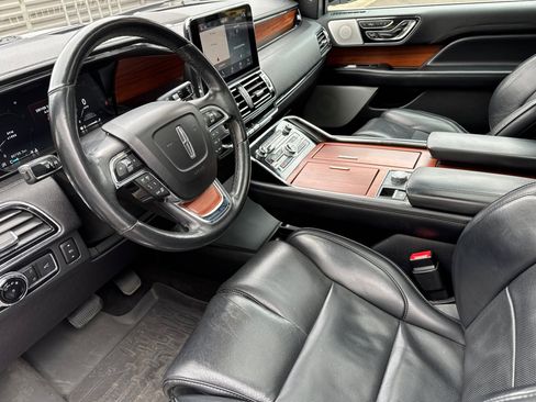 Used 2019 Lincoln Navigator Reserve AWD/4WD image 10