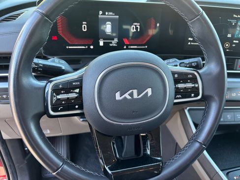 Used 2026 Kia Carnival FWD image 25