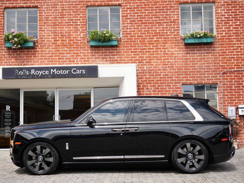 Used 2021 Rolls-Royce Cullinan AWD/4WD image 3