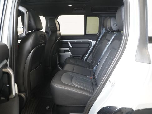 Used 2021 Land Rover Defender 110 X-Dynamic SE AWD/4WD image 13