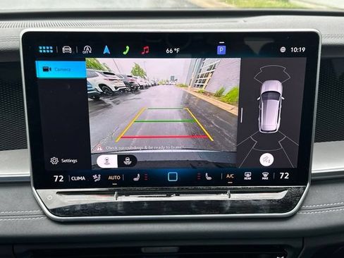 Certified 2025 Volkswagen Tiguan SE R-Line AWD/4WD image 30