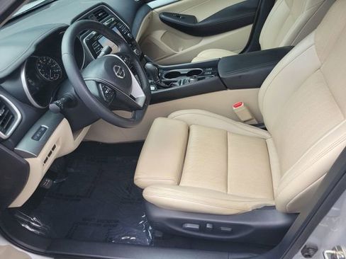Used 2016 Nissan Maxima 3.5 SV w/ Interior Lighting Package FWD image 16