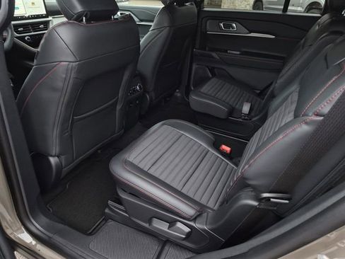 New 2026 Ford Explorer ST-Line w/ ST-Line Street Pack image 17