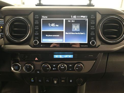 Used 2021 Toyota Tacoma TRD Off-Road w/ Technology Package AWD/4WD image 31